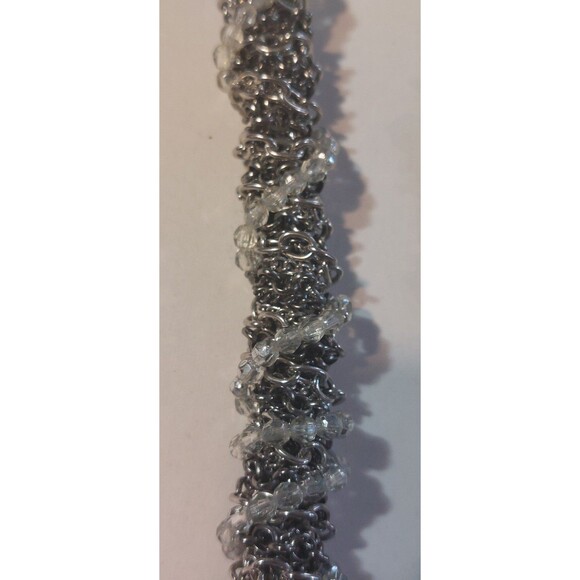 Mixed silvertone chains with glass woven through necklace 26" - Picture 11 of 12